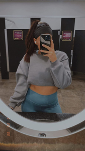 เสื้อสเวตเชิ้ตผ้าฝ้ายฟลีซทรงครอปสำหรับผู้หญิง สไตล์มินิมอลทันสมัย พิมพ์โลโก้ได้ตามต้องการ ทรงบ็อกซี่ คอกลม สวมใส่สบาย แฟชั่นสตรีทแวร์ - Product Image 6