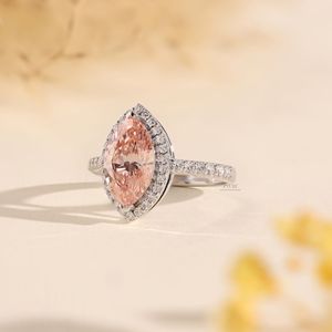 Elegante Anillo de Diamante Cultivado en Laboratorio con Corte Marquesa de 14k en Oro Blanco, Anillos de Diamantes de Lujo con Claridad VVS-VS, Certificado IGI de la India - Product Image 1