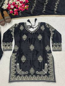 Magnifique ensemble de fête indien pakistanais de créateur, style élégant, pour l'hiver, avec haut, sharara, palazzo et dupatta - Ensemble Kurta Palazzo en soie lourde - Product Image 2