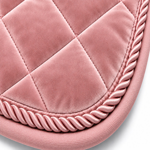Tapis de selle pour cheval en coton matelassé losanges, style anglais, pour le saut d'obstacles et polyvalent, avec sangle de selle, vente en gros - Product Image 5