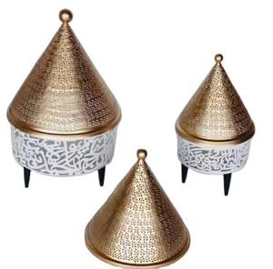 Juego de Tazones de Servir de Estilo Marroquí en Dorado de Lujo con Tapa Cónica, Recipientes Decorativos de Metal para Dulces y Frutos Secos - Product Image 1