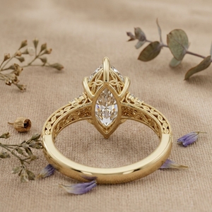 Anillo de compromiso para hombre de oro de 14K con diamante talla marquesa, banda floral grabada vintage, diamante cultivado en laboratorio, Toi et Moi, para boda y fiesta - Product Image 2