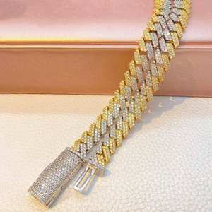 Chaîne cubaine en argent sterling 12 mm, élégante, avec collier en diamant moissanite de qualité supérieure VVS, accessoire de qualité supérieure - Product Image 3