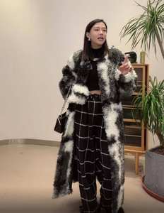 Manteau d'hiver long pour femme de style américain Nesta Sports, veste en fausse fourrure multicolores en cachemire pour femme - Product Image 3