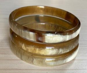 Brazalete de cuerno de búfalo tallado para mujer, estilo de pluma animal, pulido, ecológico, precio mayorista económico, alta moda - Product Image 2