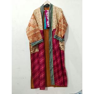 Robes kimono en soie longues faites à la main de qualité supérieure, patchwork vintage, taille unique, vêtements de nuit pour femmes - Product Image 5