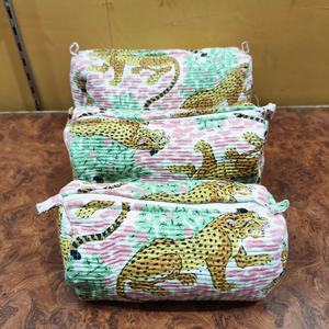 Juego de 3 Bolsas de Maquillaje Acolchadas con Cierre de Cremallera de Algodón, Ecológicas, de Gran Capacidad, con Estampados de Animales, Hechas a Mano - Product Image 5