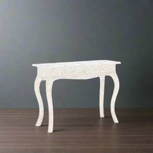 Table console élégante en bois et nacre avec détails artisanaux complexes et design d'appoint haut de gamme pour la maison - Product Image 2