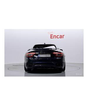 Maserati GranTurismo 4.7 Sport Modèle avril 2016 avec 25 101 km Boîte de vitesses automatique Sièges en cuir Volant à gauche Caméra arrière - Product Image 4