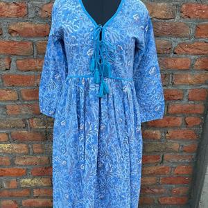 เดรสยาวพิมพ์ลายบล็อกมือแบบอินเดีย ผ้าฝ้าย ขายดีปี 2026 ชุดเดรสยาวผ้าฝ้ายอินเดียสำหรับผู้หญิง ราคาโรงงาน - Product Image 1