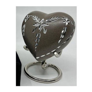 Urnes de bonne qualité en métal et aluminium logo personnalisé fournitures funéraires urnes de crémation en forme de cœur de l'exportateur indien de confiance - Product Image 1