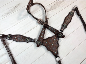 Ensemble de bride et de collier de poitrail en cuir noir de luxe pour cheval, avec conchos en cristal, rênes, équipement et accessoires pour chevaux - Product Image 5