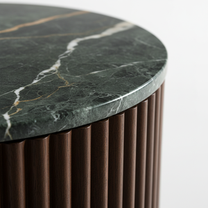 Table d'appoint moderne avec 2 tiroirs, en MDF acacia, placage chêne, plateau en marbre, design dynamique pour salles à manger et espaces de vie. chambre à coucher. - Product Image 6