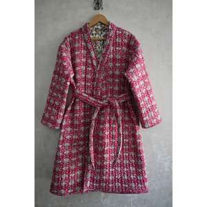 Chaqueta Acolchada de Algodón Estilo Boho Reversible, Abrigo Largo para Mujer, Bata Kantha, Abrigo Indio Hecho a Mano - Product Image 1