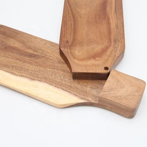 เขียงไม้ทรงสี่เหลี่ยมพร้อมอุปกรณ์สำหรับชีสและช่องเก็บของอเนกประสงค์ - Product Image 4