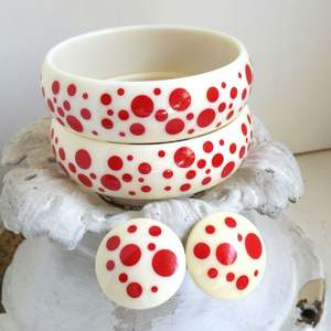 Bracelet en résine à motif de pois rouges et blancs, Design Unique, pour femmes, bracelet rond épais en acétate, bijoux, ornement de main en plastique - Product Image 1