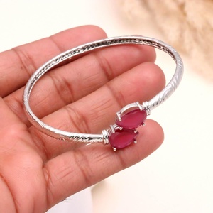 Brazalete de Rubelita de Alta Calidad, Chapado en Plata 925, Ajustable, con Gema Rosa en Corte Pera, Joyería Minimalista para Mujer - Product Image 3