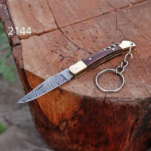 Couteau de poche pliant artisanal en acier Damas, mini couteau EDC porte-clés, manche en bois, outil personnalisé pour le camping et la chasse en extérieur, OEM, vente en gros - Product Image 3
