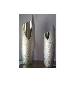 Florero Cilíndrico de Metal con Acabado Dorado, Maceta para Decoración de Hogar y Oficina - Product Image 3