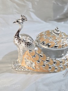 Caja de Mukhavas Plateada con Diseño de Pavo Real, Hecha a Mano, con Cuchara, Elegante Recuerdo de Boda, Contenedor para Frutos Secos - Product Image 6