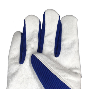 Gants de conduite en cuir sur mesure de haute qualité pour hommes et femmes, respirants, perforés, classiques, en vente - Product Image 6