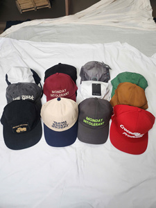 Casquette de baseball rouge Crocodile Products, 6 panneaux, coton, unisexe, réglable, snapback, décontractée - Product Image 1