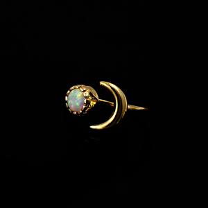 Anillo Celestial de Ópalo Etíope Natural con Forma de Luna Creciente - Anillo Ajustable Hecho a Mano - Joyería Chapada en Oro que No se Deslustra - Product Image 2