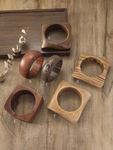 Bracelets en bois artisanaux de luxe, fabriqués à partir de bois naturel de qualité supérieure, artisanat contemporain pour femmes, exportations Uttar. - Product Image 5