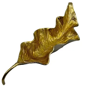 Nouvelle Tendance 2026 : Assiette Décorative Métallique Faite Main, Silhouette Sculpturale Feuille Organique, Texture Artisanale Riche, Écologique et Moderne - Product Image 4