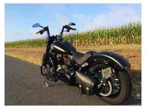 Motocyclette Harley-Davidson Softail Custom Cruiser d'occasion 2012 - Origine américaine, tous modèles, design élégant et construction robuste à vendre - Product Image 2