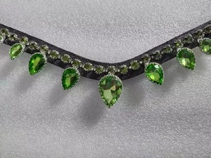 Bridelet en cristal vert clair magnifique, fabriqué en Inde, pour équipement de boulangerie équine, disponible au prix direct usine. - Product Image 3