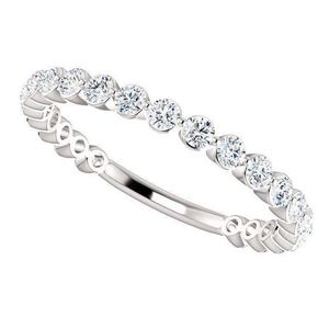 Anillo de Boda Semi Eternity con Moissanita de Corte Redondo, Plata de Ley 925, Apilable, para Aniversario, Promesa, Elegante Regalo - Product Image 1