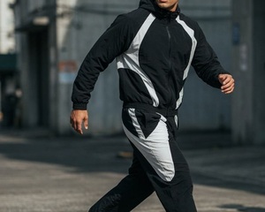 Ensemble survêtement coupe-vent personnalisé noir avec contraste blanc, pantalon et sweat à capuche en polyester, 2 pièces, idéal pour le jogging - Product Image 6