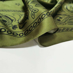 Bandana carré vert olive avec motif Paisley en polyester, décontracté, multifonctionnel, utilisable en toutes saisons - Product Image 3