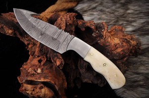 Couteau de chasse et de camping avec lame en acier Damas pour la préparation de la viande en milieu sauvage et les besoins de coupe en forêt – Couteau à lame fixe OEM - Product Image 2