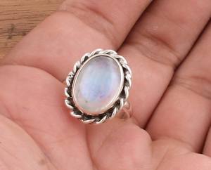 แหวนเงินแท้ 925 ประดับพลอยเทอร์ควอยซ์ธรรมชาติ ฝังแบบ Bezel งานแฮนด์เมด สไตล์คลาสสิก สำหรับคนเกิดเดือนมิถุนายน - Product Image 5