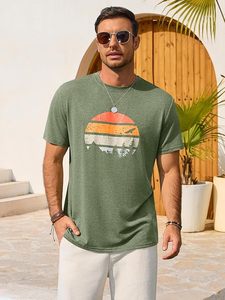 Camiseta de Manga Corta Verde Oliva para Hombre con Estampado de Bosque al Atardecer, Cuello Redondo Informal, Corte Regular, Camiseta de Jersey de Algodón - Product Image 5