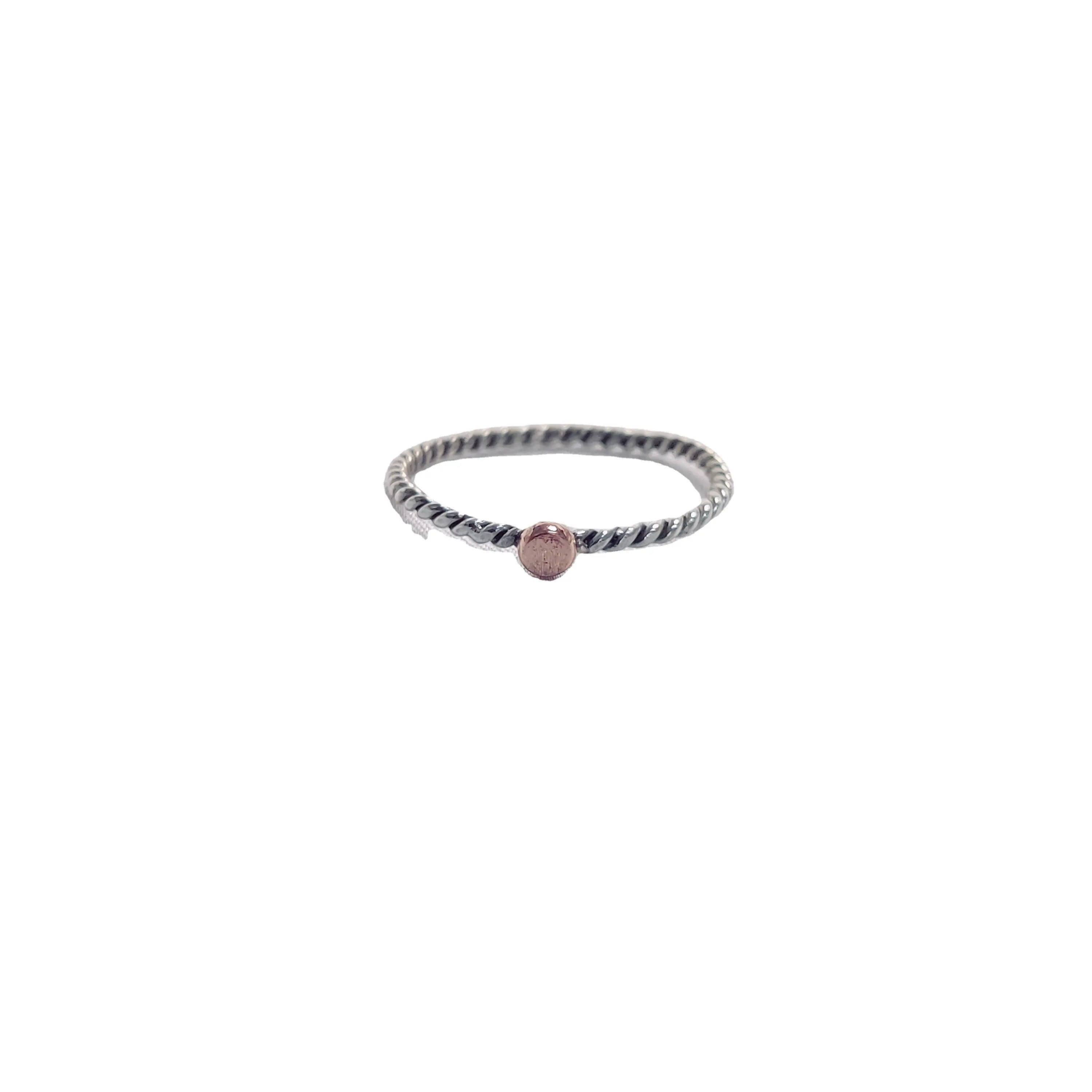 Piccolo anello di design a forma di cuore anello a fascia con perline anello leggero in argento Sterling 925 a due toni grossisti dall'india afferralo!