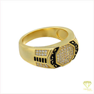 Bague signet géométrique audacieuse en argent sterling 925 avec diamant moissanite, détail central brillant et accents contrastants noirs - Product Image 3