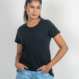 เสื้อยืดผู้หญิงแขนสั้น คุณภาพพรีเมียม ผ้าฝ้ายหวี 100% คอกลม ทรงปกติ 150 GSM ผลิตในบังกลาเทศ - Product Image 4