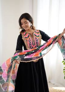 Ensemble Salwar Kameez brodé noir pour femmes, tenue indienne pakistanaise, vêtements ethniques à séchage rapide pour mariage et fête - Product Image 3