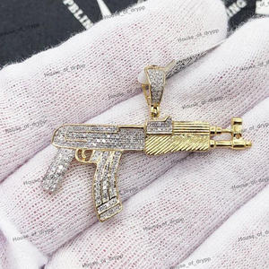 Pendentif Fusil en Argent 925 avec Moissanite VVS et Pierres Scintillantes, Bijou Élégant Style Hip Hop pour Hommes - Product Image 3