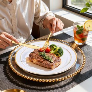 Set di Stoviglie Monouso Dorate da 350 Pezzi per 50 Ospiti, Include 50 Piatti per Cena e Dessert, Posate e Accessori Pre-Preparati - Product Image 2