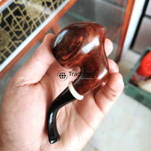 Pipa de Tabaco de Madera Rústica Hecha a Mano, Madera Natural, Acabado Lacado Ecológico Moderno, Artesanía Premium de Tradebyd - Product Image 4