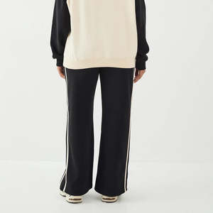 Jogging amples à taille élastique personnalisables pour femmes, 100 % coton, couleur noire unie avec bande blanche, respirants - Product Image 6