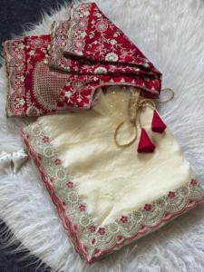 Sari de satén de diseño Fandy para mujer con trabajo de lentejuelas |   Sari con borde calado y blusa bordada en contraste con costuras completas - Product Image 5