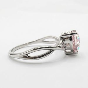 Anillo de compromiso con diamante cultivado en laboratorio de 3 quilates, forma de corazón rosa, certificado por IGI, oro blanco macizo de 18k, solitario con diseño cruzado y tallo dividido. - Product Image 2