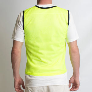 Ventes en gros de dossards d'entraînement réversibles de haute qualité pour le football et le basketball, logo personnalisé, design classique, numéros, tailles personnalisées pour le football - Product Image 2