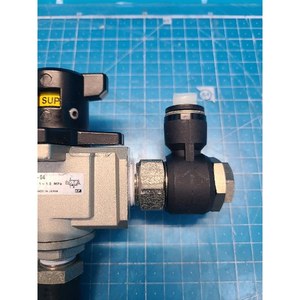 วาล์วลดแรงดัน VHS4500-04 SMC ใช้เป็นชิ้นส่วนอุปกรณ์เซมิคอนดักเตอร์รุ่นเก่า - Product Image 5