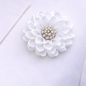 Broche de pata de gallo blanco Sigma Gamma Rho, elegante pin de solapa de moda, accesorio de joyería llamativo, insignia decorativa, regalo - Product Image 4